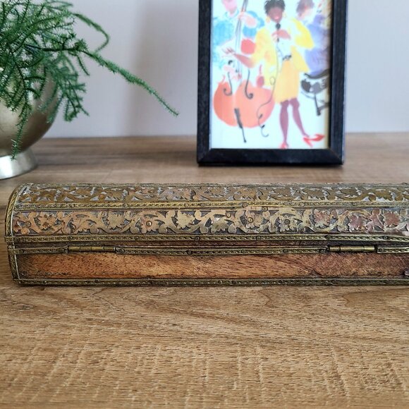 Vintage/Antique hand made with brass leaf details Qalamdan wooden pencil box. - Picture 7 of 15